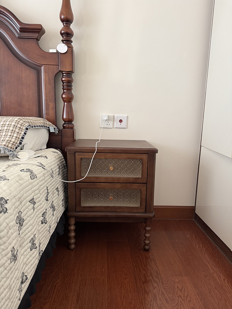 Mesas de cabeceira vintage, vi - Solid Wood Nightstand 2 Drawers avaliação e preço